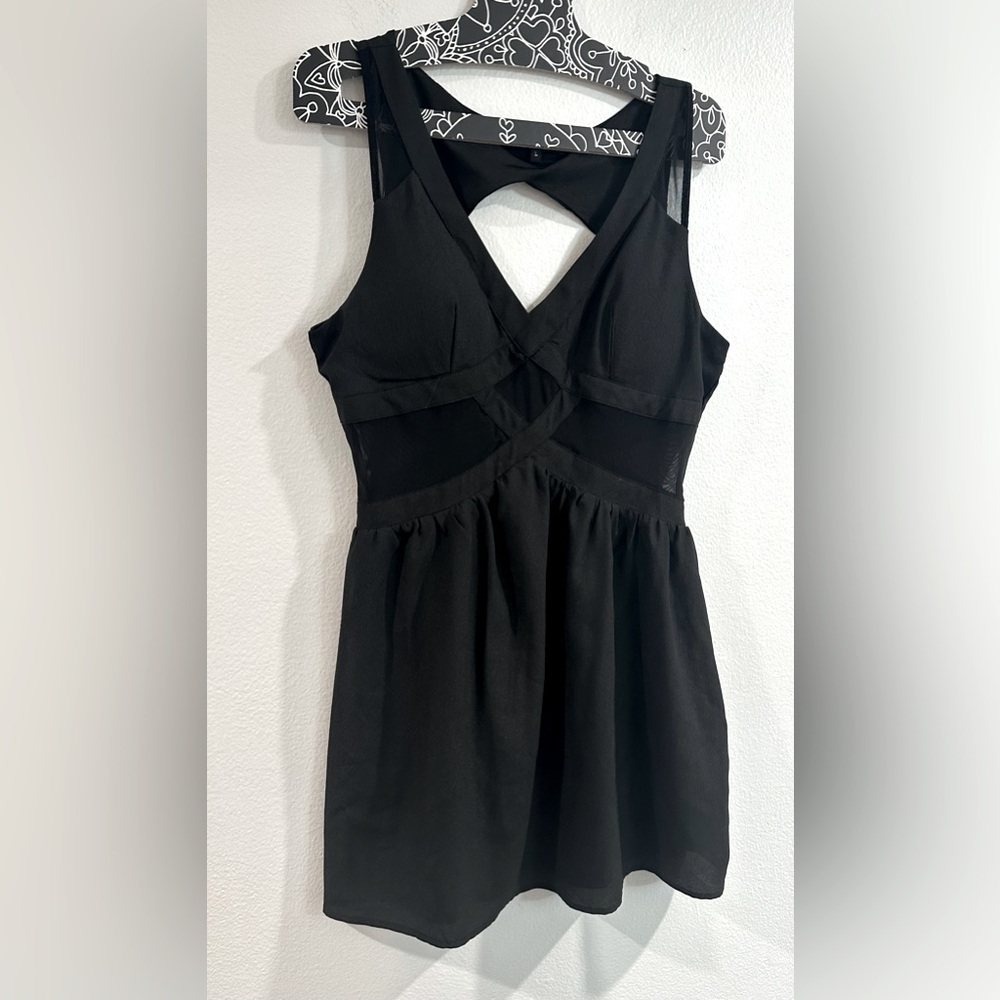 LiGali women's large black sheer illusion details highlight the waist dress
